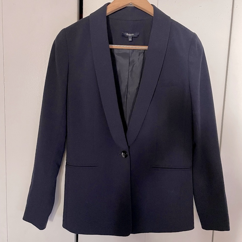 Madewell women blue Blazer, worn only on set for film, business casual, classic.